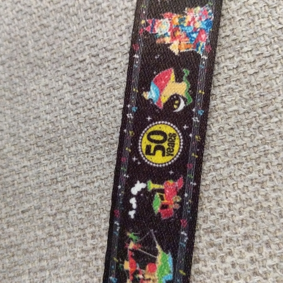 Disney Parks Light Up Dragon Popcorn Buckets - Picture 8 of 10